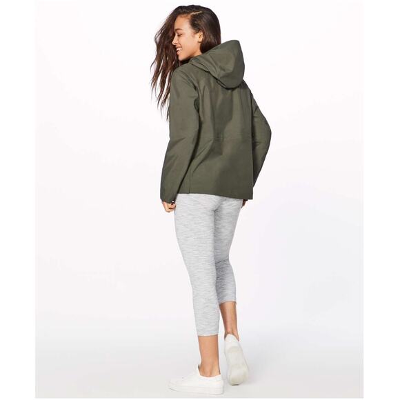 Lululemon Resist The Mist Rain Jacket Sz 6 - Picture 4 of 11